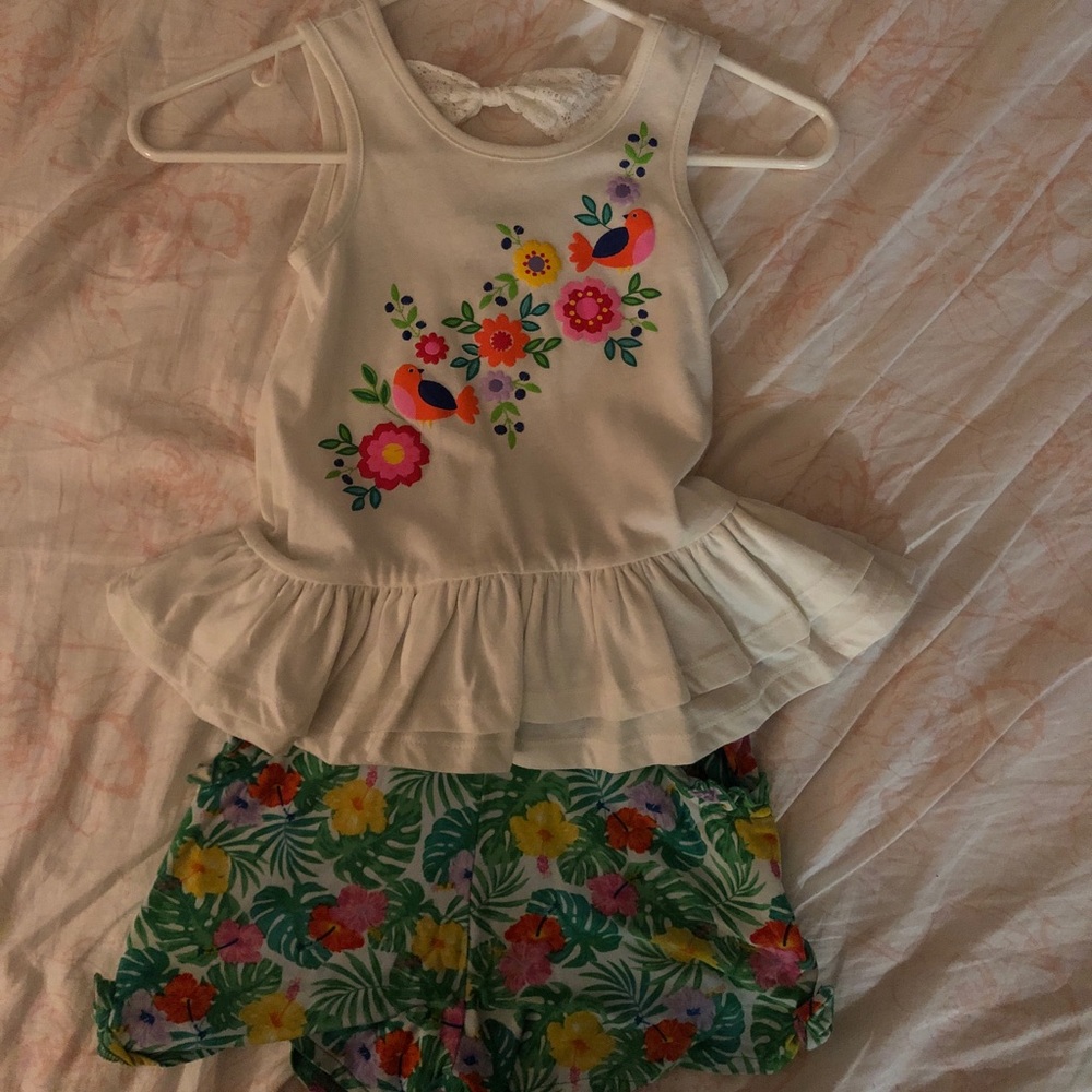 Girls two piece top and shorts
